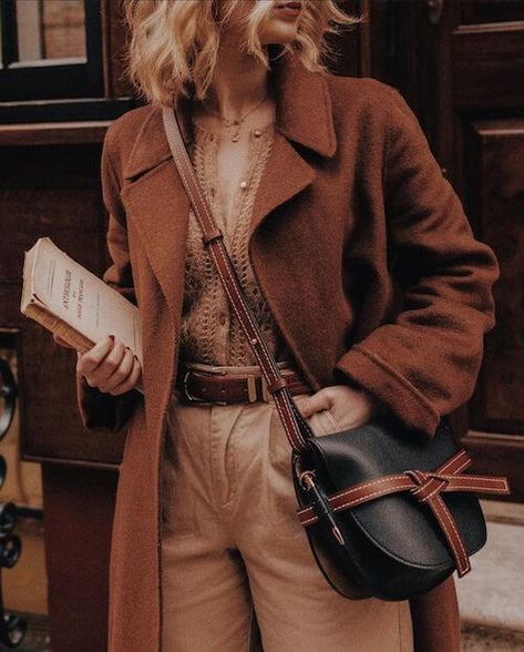 Brown Aesthetic Outfit, Salem Trip, Wardrobe Revamp, Dark Academia Outfits, Dark Academia Outfit, Academia Outfits, Mode Hippie, Academia Style, Dark Academia Fashion