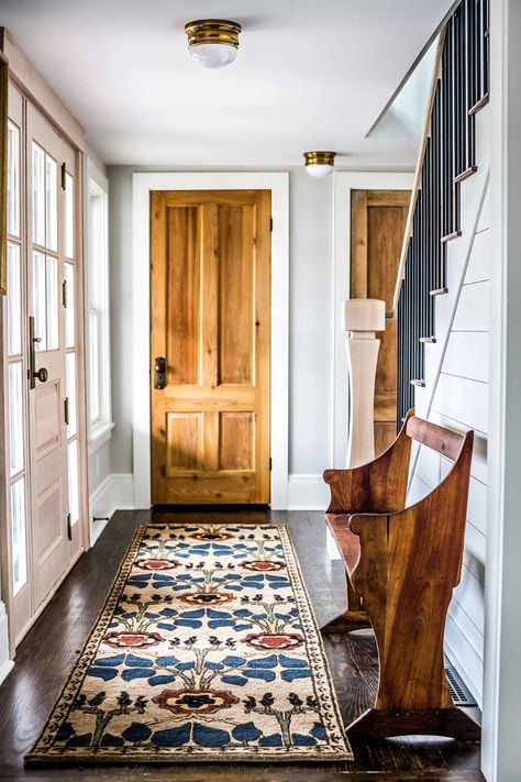 kettle-cove-home-tour-entryway-1219 Diy Home Decor For Apartments, Interior Design Minimalist, Fresh Farmhouse, Farmhouse Entryway, Versace Home, A Rug, Modern Farmhouse Kitchens, Diy Interior, Entry Way