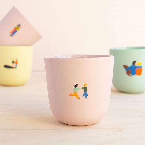 New ceramics from French brand @toptop_ceramique . Each piece is handmade and carefully hand painted. Let me tell you it was NOT easy to pick out which designs to go with. Each one is SO precious. We have these in 2 sizes! The small cups feature animals while the larger cups feature tiny figures. 🚶🏻‍♀️ Paint Mug Ideas, Mug Art Paint, Small Ceramic Ideas, Pottery Painting Inspiration, Cup Painting Ideas, Coffee Cup Painting, Underglaze Ideas, Ceramic Painting Ideas, Tiny Ceramics