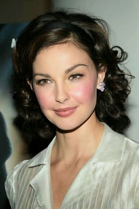 Ashley Judd, Beautiful Actress Ashley Judd Young, Ashley Judd, Golden Globes, Film Festival, Movie Stars, Red Carpet, Celebrity Style, Actresses, Festival