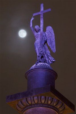 Russia, full moon Full Moon Photos, Cemetery Angels, Church Aesthetic, I Believe In Angels, Angel Statue, Moon Photos, Angels Among Us, Angel Statues, All Things Purple