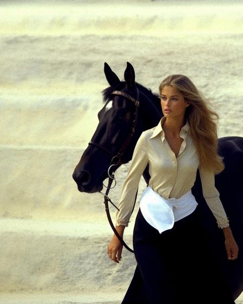 Equestrian Photoshoot, Equestrian Style Outfit, Old Money Aesthetics, Aesthetics Girl, Victoria's Secret Aesthetic, Money Aesthetics, Horseback Riding Outfits, Horse Riding Outfit, Equestrian Aesthetic