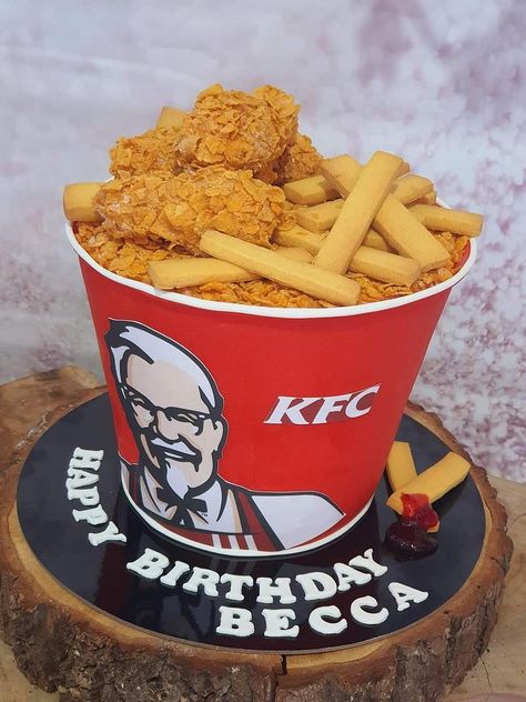 Kfc Cake, Cakes That Look Like Food, Kfc Bucket, Impressive Cakes, Coke Cake, Extreme Cakes, Pot Flowers, Gravity Cake, Kid Cupcakes