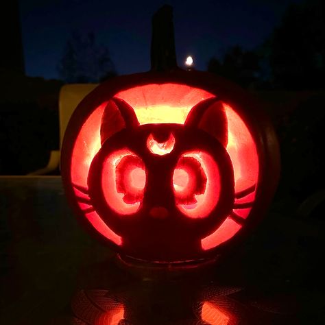 jack o lantern Luna Sailor Moon Pumpkin Carving, Asian Pumpkin Carving, Jjk Pumkin Carving, Kirby Jack O Lantern, Jack O Lantern Pokemon, Sanrio Jackolantern, Anime Jack O Lantern, Genshin Impact Pumpkin Carving, Pochacco Pumpkin Carving