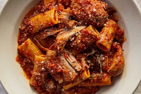 Slow-Cooker Sunday Sauce Recipe Sunday Gravy, Sunday Sauce, Sweet Italian Sausage, Best Slow Cooker, Nyt Cooking, Red Sauce, Sauce Recipe, Gnocchi, Cooker Recipes