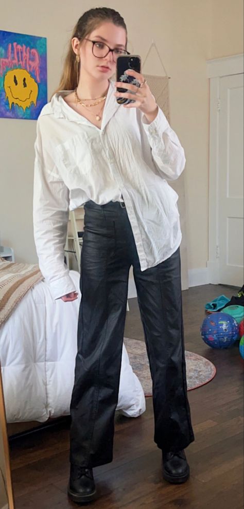 White Button Up Shirt Black Pants Outfit, Black Leather Flare Pants, Spring Business Casual Outfits, Leather Flare Pants, Skz Concert, White Button Shirt, Black Pants Outfit, Spring Business Casual, Business Casual Outfit