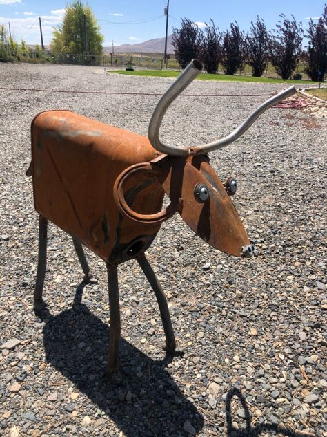 Primitive Garden Ideas, Junk Metal Art, 4 H Projects, Welded Art, Moo Cow, Metal Tank, Recycled Metal Art, Metal Animal, Metal Ideas