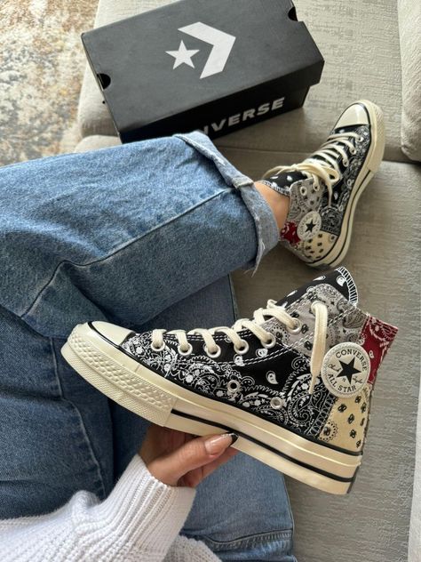 Diy Converse, Converse Collection, Cool Converse, Cute Converse Shoes, Cute Converse, Custom Shoes Diy, Trendy Shoes Sneakers, Preppy Shoes, Pretty Shoes Sneakers