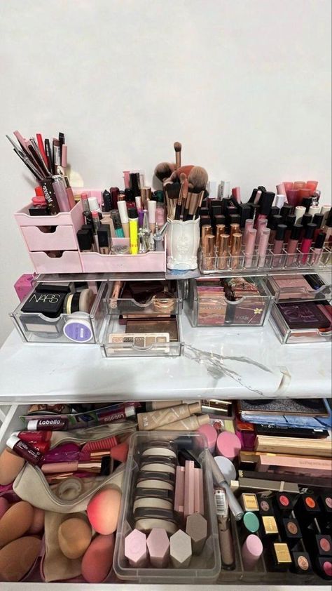 Makeup Collection Goals, Makeup Drawer Organization, Makeup Is Life, Fancy Makeup, Clown Makeup, Makeup Obsession, Luxury Makeup, Body Makeup, Beauty Room