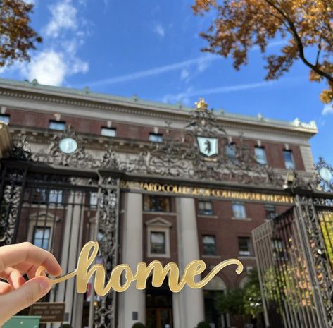 Columbia University Dorm, Columbia Uni, Uni Motivation, Apple City, University Inspiration, Barnard College, University Aesthetic, University Dorms, Dream College