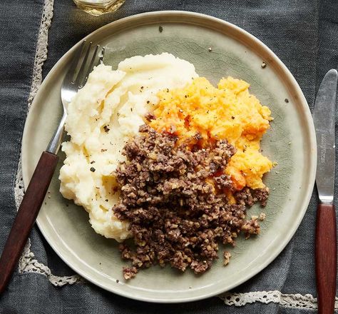 Haggis, neeps & tatties Burns Night Menu, Burns Night Recipes, Haggis Neeps And Tatties, Leftover Roast Lamb, Scottish Dishes, Toasted Oats, Scottish Recipes, Burns Night, Bread And Butter Pudding