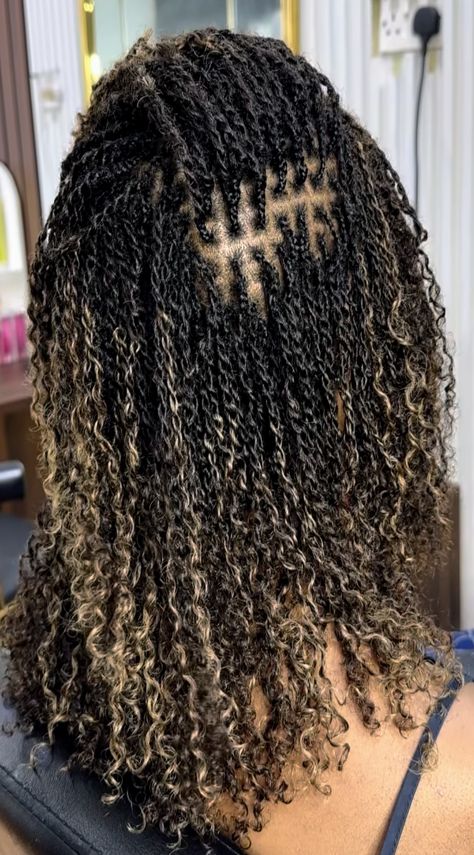 Microtwist Styles, Artificial Sister Locks, Mini Twists Natural Hair, Micro Twists, Braided Hairstyles For Teens, Curly Crochet Hair Styles, Short Box Braids Hairstyles, Goddess Braids Hairstyles, Quick Natural Hair Styles