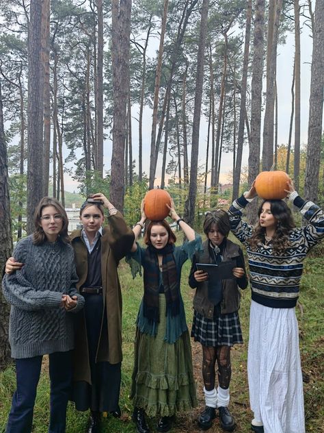 Halloween with friends, halloween costumes, witches, friends, pumpkings, forest Eclectic Halloween Costume, Eclectic Witch, Halloween Costumes, Witch, Forest, Halloween, Clothes