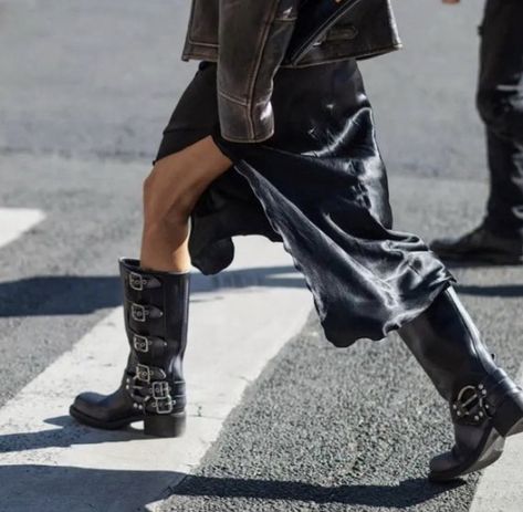 Biker Boots Aesthetic, 2023 Outfit Inspiration, Biker Boots Outfit, Aw 2023, Biker Boots, Fall 2023, Boots Fall, Ankle Bootie, Mode Inspiration