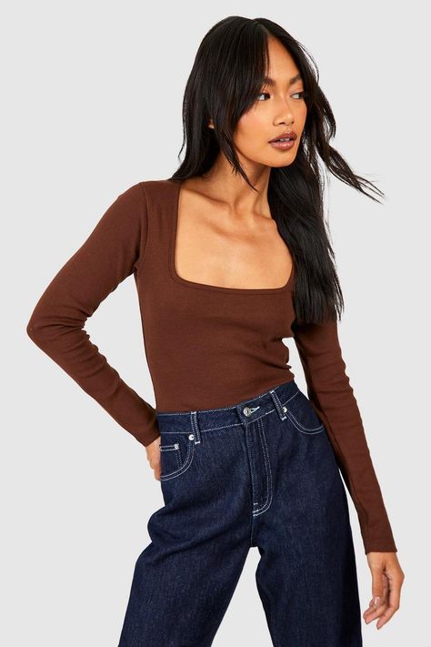 Brown Square Neck Top Outfit, Fitted Square Neck Solid Color Top, Fitted Ribbed Tops With Square Neck, Trendy Fitted T-shirt With Square Neck, Brown Tank Top Outfit, Ribbed Square-neck Tops For Fall, Square Neck Long Sleeve Top, Square Neck Tank Top, Square Neck Long Sleeve