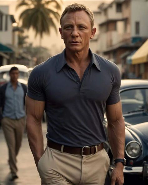 James Bond Outfits, Daniel Craig Style, Bond Outfits, Old Man Fashion, James Bond Style, Smart Casual Menswear, Mens Business Casual Outfits, Ugly Christmas Sweaters, Personal Style Inspiration