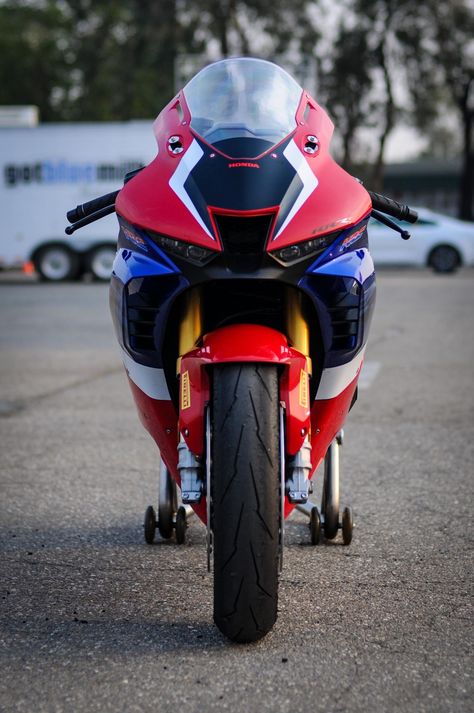 215 Hp + 112.5 Nm / 201 Kg full | by Denis Korza Honda Cbr 1000rr Fireblade Sp, Honda Cbr1000rr-r Fireblade Sp, Cbr600rr Wallpapers, Honda Fireblade 1000, Honda Cbr 1000rr Fireblade, Honda Superbike, Honda Fireblade, Cbr1000rr Fireblade, Initial D Car