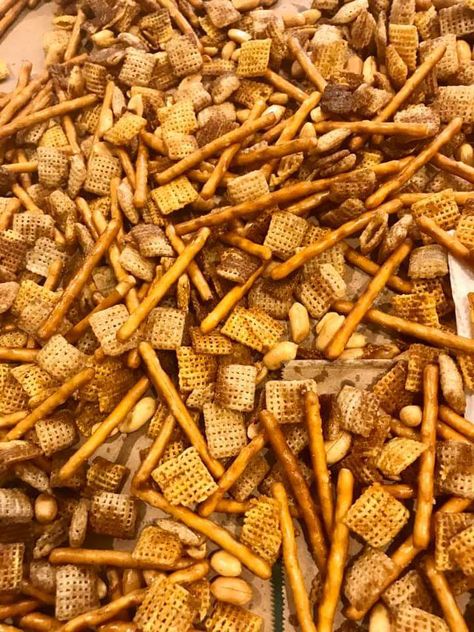 Texas Trash Chex Mix Trash Mix Recipe, Christmas Trash Recipe, Texas Trash Recipe, Chex Mix Recipes Spicy, Spicy Chex Mix, Chex Mix Ingredients, Chex Party Mix Recipe, Chex Mix Recipes Original, Christmas Snack Mix