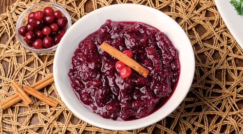 Cranberry & Guava Relish Simple Cranberry Sauce, Ocean Spray Cranberry Sauce, Fresh Cranberry Sauce, Easy Cranberry Sauce, Healthy Sauces, Vegan Party Food, Vegan Holiday Recipes, Cranberry Relish, Cranberry Fruit