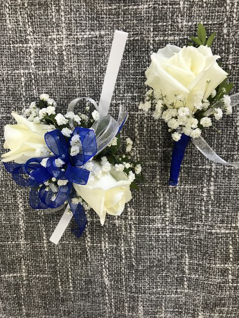 Corsage Formal, Prom Corsage Blue, Gold Corsage, Prom Flowers Corsage, Blue Corsage, Prom Planning, Blue Boutonniere, Cute Prom Proposals, Prom Bouquet