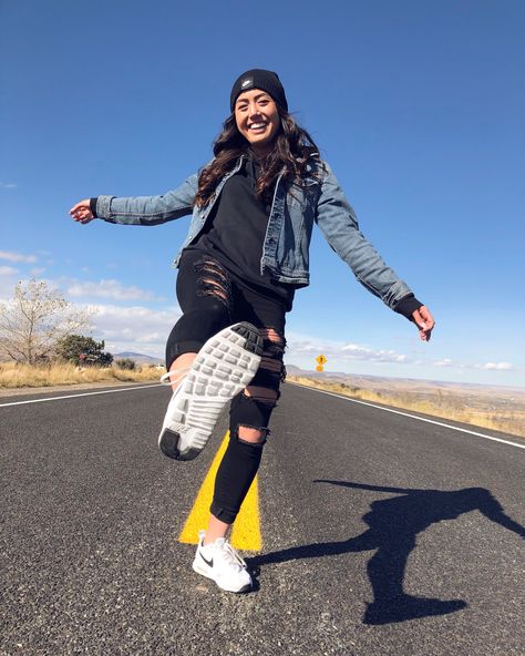 Open road picture ideas are so much fun to take and edit. Highway Photoshoot Poses, Poses For Road Pictures, Photoshoot Ideas On Road, Road Photography Poses Women, Photoshoot On Road, Road Poses Photography, Pose On Road, Teen Girl Photoshooting Ideas, Road Pictures Ideas Photo Shoot