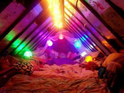 Pretty cool... Sleepover Room, Cozy Attic, Attic Makeover, Attic Office, Attic Doors, Finished Attic, Attic Playroom, Attic Loft, Attic House