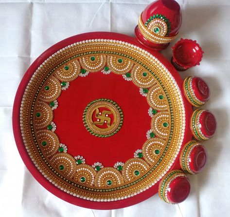 Decoration Ideas For Marriage, Pooja Thali Decoration Ideas, Shadi Decoration, Thali Ideas, Thali Designs, Arti Thali Decoration, Kalash Decoration, Arti Thali, Puja Thali