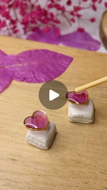 Uv Resin Ideas, Bougainvillea Flower, Jewellery Resin, Resin Hearts, Resin Studs, Resin Crafting, Flower Resin Jewelry, Resin Ideas, Resin Jewellery