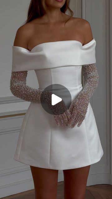 Instagram Rehearsal Dinner Dress With Gloves, Engagment Dress 2024, Bride Second Look, Short White Dress With Gloves, Mini Bridal Dress With Gloves, Bridal Rehearsal Dinner Outfit, Simple Courthouse Wedding Dress, Second Wedding Dress For Reception, Engagement Dresses Elegant