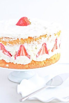 Strawberry Bavarian Cream Chiffon Cake recipe via mayan @ sweetcakes bakeshop #pastrycream #berries Strawberry Bavarian Cream, Bavarian Cream Cake, Strawberry Bavarian, Chiffon Cake Recipe, Strawberry Shortcake Cheesecake, Strawberry Sweets, Birthday Dessert, Bavarian Cream, Cream Pies