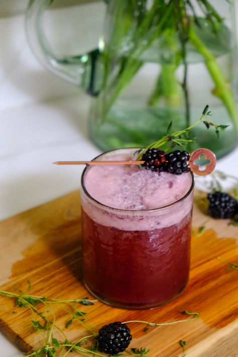 Blackberry Gin Fizz, Blackberry Cocktail, Blackberry Gin, Blackberry Bramble, Gin Fizz Cocktail, Fizz Cocktail, Blackberry Cobbler, Gin Fizz, Cocktail Recipes Easy