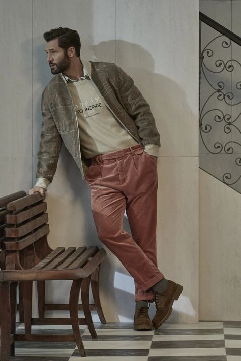 Brunello Cucinelli Fall 2022 Menswear Collection | Vogue Bruno Cucinelli, Ivy League Style, Brunello Cucinelli Men, Soft Tailoring, Mens Outfit Inspiration, Cashmere Turtleneck, Denim Button Down, Winter 2022, Fall 2022