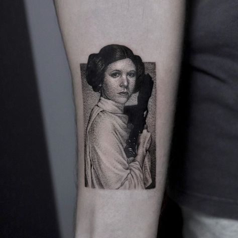 Call all Star Wars fans! These 13 Star Wars tattoo designs are inspired by over 40 years of adventures in the galaxy far, far, away. Joshua Tattoo, Veil Tattoo, Leia Tattoo, Princess Leia Tattoo, Star Wars Sleeve, Tattoo Fillers, Fandom Tattoos, Black And Gray Tattoo, Tattoo Star