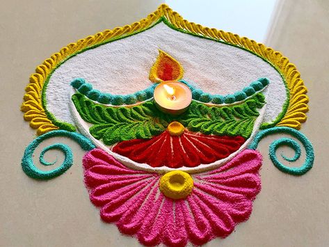 Dhan Teras Rangoli, Kalichaudas Rangoli, Dhan Teras, Diwali Dhanteras, Rangoli For Diwali, Simple Flower Rangoli, Diya Rangoli, Rangoli Easy, Rangoli Art