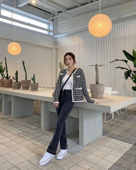 Korean Jacket Outfit, Korean Office Outfit, Korean Jacket, Cardigan Korean Style, Korean Office, Cardigan Korean, Japan Outfits, Korean Outfit Street Styles, Everyday Casual Outfits