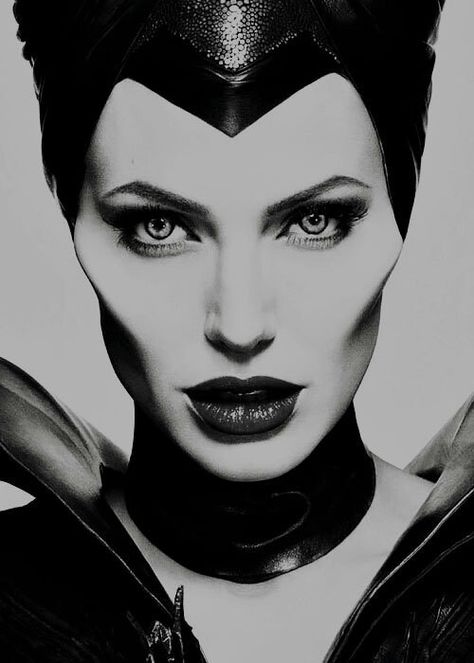 Maleficent Black And White Photo, Maleficent Black And White, Maleficent Portrait, Maleficent Sketch, Maleficent Drawing, Maleficent Makeup, Maleficent Art, Abstract Pencil Drawings, Gemini Tattoo