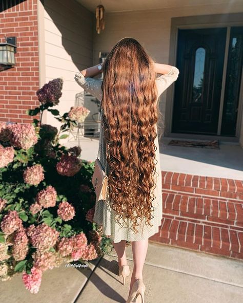 Uncut Hair, Curls For Long Hair, Super Long Hair, Very Long Hair, Layered Cuts, Female Images, V Shape, Her Hair, Long Hair