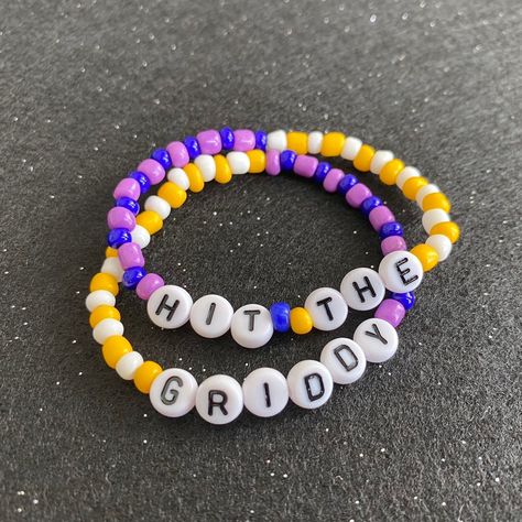 Hit the Griddy with this funny bracelet! You can choose the colors in the photo, or any colors of your choosing. Funny Best Friend Bracelets, Inappropriate Bracelet, Funny Matching Bracelets, Bestie Bracelet Ideas, Weird Bracelets, Matching Kandi Bracelet Ideas, Funny Things To Put On Bracelets, Funny Beaded Bracelets, Funny Beaded Bracelets Words