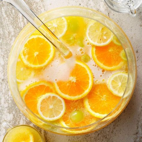 Citrus & White Grape Juice Party Punch Grape Juice Punch, Best Mocktail Recipe, Juice Punch, White Grape Juice, Juice Party, Sparkling Grape Juice, Lemonade Punch, Easy Punch Recipes, Party Punch Recipes