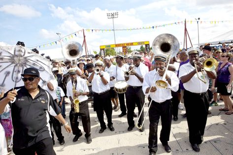 Lunden And Olivia, New Orleans Second Line, Second Line Parade, Dancing In The Street, Mardi Gras New Orleans, African Ancestry, Folk Culture, African Dance, Christian Science