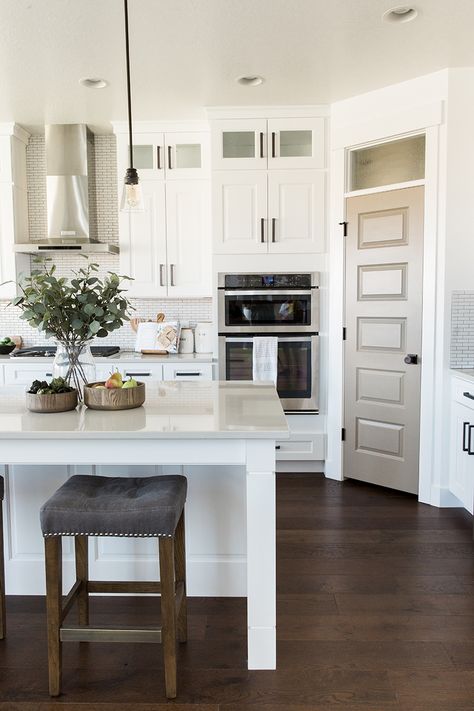 Modern farmhouse kitchen | Akin pantry door paint colors Pantry In Corner Of Kitchen, Kitchens With Corner Pantry, Corner Pantry Kitchen Layout, Corner Pantry In Kitchen, Modern Corner Pantry, Kitchen Layout With Corner Pantry, Corner Pantry Kitchen, Corner Pantry Design, Corner Pantry Door