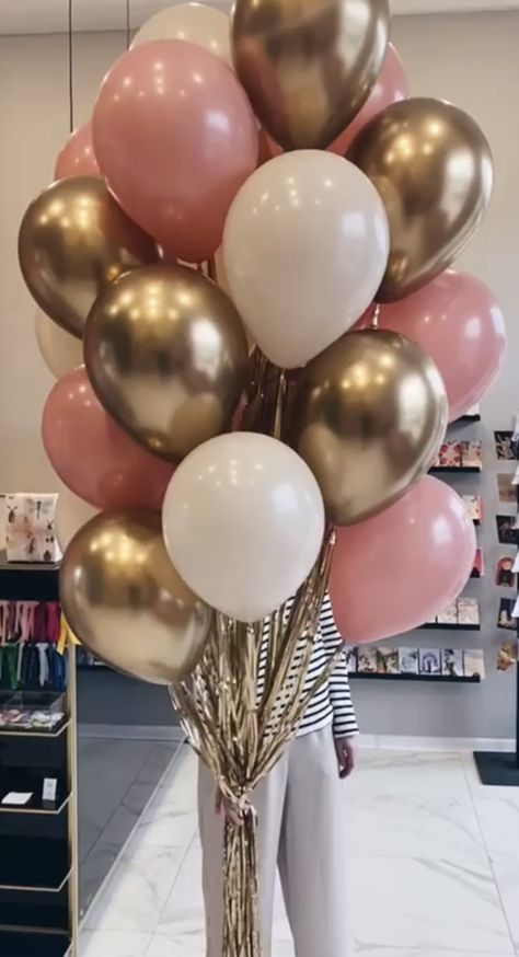 Neutral Birthday Party Themes, Pink And Gold Balloons, Gold And Pink Balloons, Surprise Birthday Decorations, Sweet Sixteen Birthday Party Ideas, Deco Ballon, Moms 50th Birthday, Simple Birthday Decorations, 29th Birthday