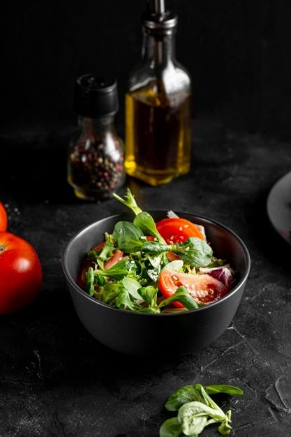 Salad arrangement in dark bowl Free Phot... | Free Photo #Freepik #freephoto #food #healthy #vegetable #dinner Vegetable Dinner, Delicious Healthy Salads, Salad Packaging, Fig Salad, Summertime Salads, Feta Cheese Salad, Food Art Photography, Healthy Vegetable, Salad Leaves