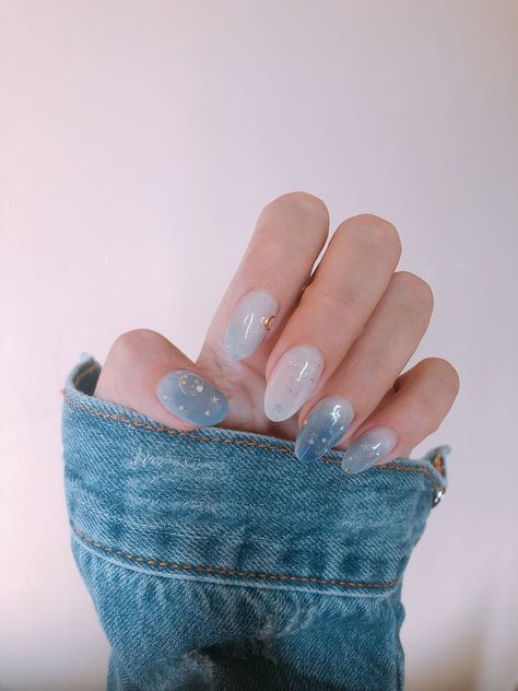 Blue Nail Art Aesthetic, Nail Art Designs Sky Blue, Soft Gel Nails Design Blue, Night Sky Acrylic Nails, Night Sky Inspired Nails, Night Sky Nails Design, Sky Inspired Nails, Blue Sky Nail Designs, Nail Art Night Sky