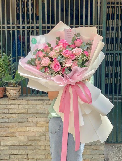 Expensive Flowers Bouquet, Graduation Bouquet Ideas Flowers, Graduation Bouquet Ideas, Graduation Flower Bouquet, Bouquet Graduation, Expensive Flowers, Graduation Bouquet, Pink Flower Bouquet, Graduation Flowers