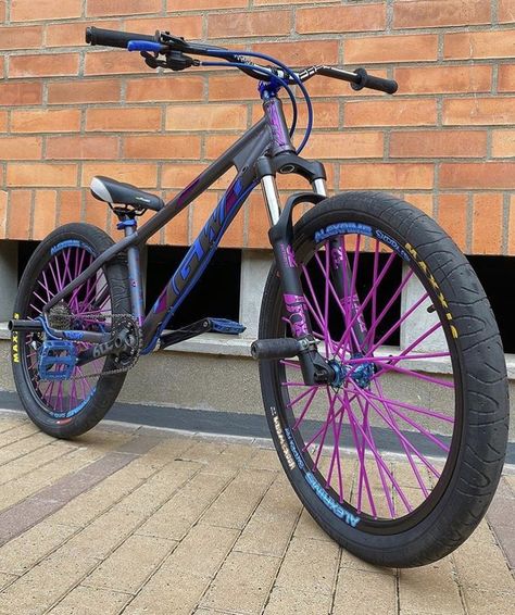 Bmx Colores Ideas, Purple Bike, Bike Swag, Motocross Love, Stunt Bike, Bicycle Mountain Bike, Kids Ride On Toys, Cyclocross Bike, Pretty Bike