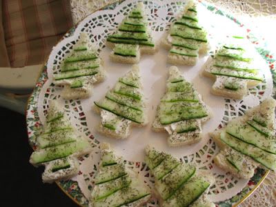 Tea With Friends: cucumber sandwich Christmas trees, what a lovely holiday idea! Christmas Tree Sandwiches, Cucumber Sandwich, Tea Party Sandwiches, Tea With Friends, Christmas Tea Party, Party Sandwiches, Cucumber Sandwiches, Christmas Entertaining, Tea Sandwiches