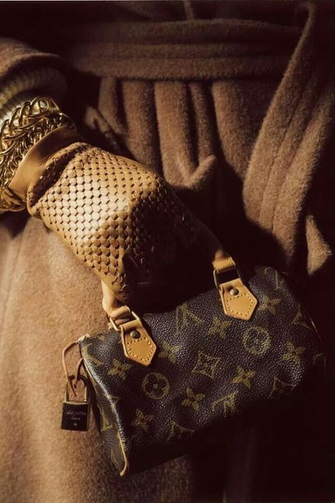 Louis Vuitton Louie Vuitton, Louis Vuitton Fashion, Lv Handbags, Handbag Outlet, Henri Bendel, Handbags Online, Lv Bag, Louis Vuitton Speedy Bag, Vuitton Handbags