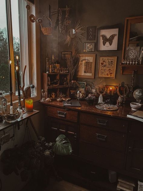 Academia Room, Dark Home Decor, Dark Home, Dream Room Inspiration, Room Makeover Inspiration, Boho Interior, Room Inspiration Bedroom, Dream Rooms, Dream House Decor