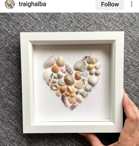 Pebble And Shell Art Ideas, Art With Seashells Diy Ideas, See Shells Craft, Seashell Gifts Diy, Pebble And Shell Art, Shell Pictures Art, Crafts With Shells For Kids, Things To Do With Sea Shells Artwork, Seashell Diy Crafts